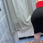 Stepson caught stepmom in the bathroom and took her ass before anal sex