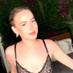 Elena Kamperi onlyfans livestream
