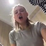 Crazy fingering in the public