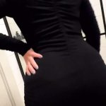 Tombul orta yal seksi kadn sk siyah elbiseli ve balon gtlü banyoda seks için eiliyor ile Projectsexdiary Boalma Kll MILF POV Domaltma 4K Porno zle