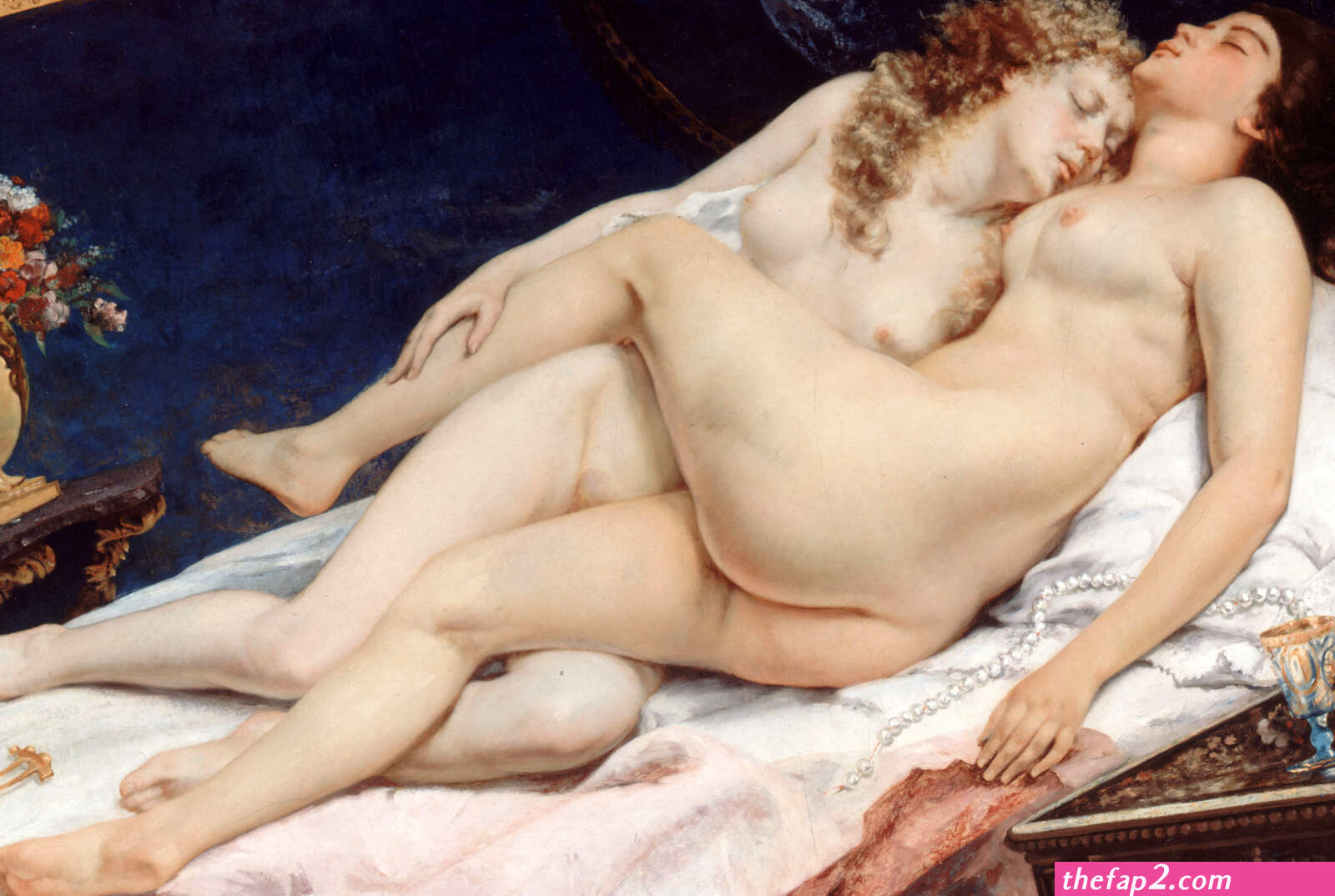 Sleeping naked lesbians