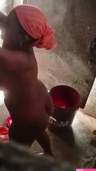 Bathing nude leak indian desi