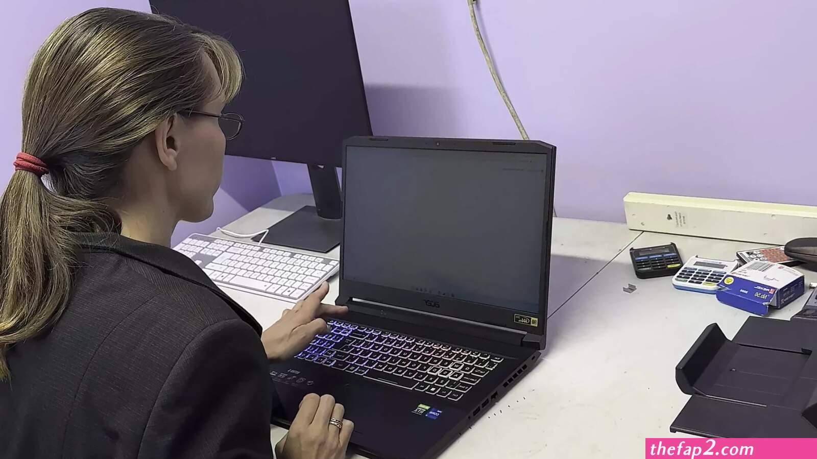Fuck at job interview under desk